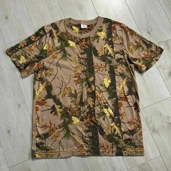 BNWOT urban outfitters  men’s Large Camouflage Fall Floral Brown - Picture 1 of 4